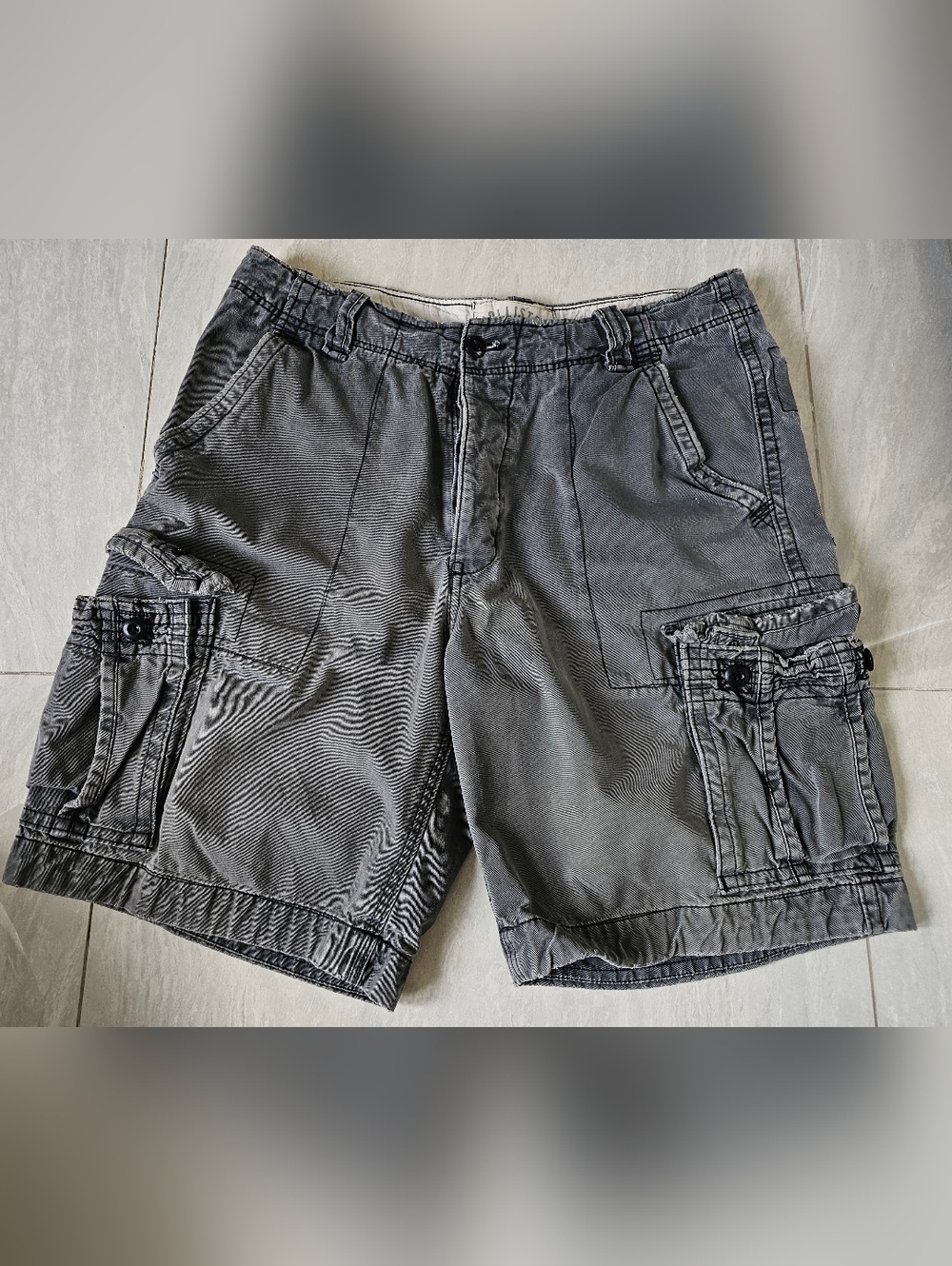 Y2K HOLLISTER button fly grey cargo shorts with natural distressing